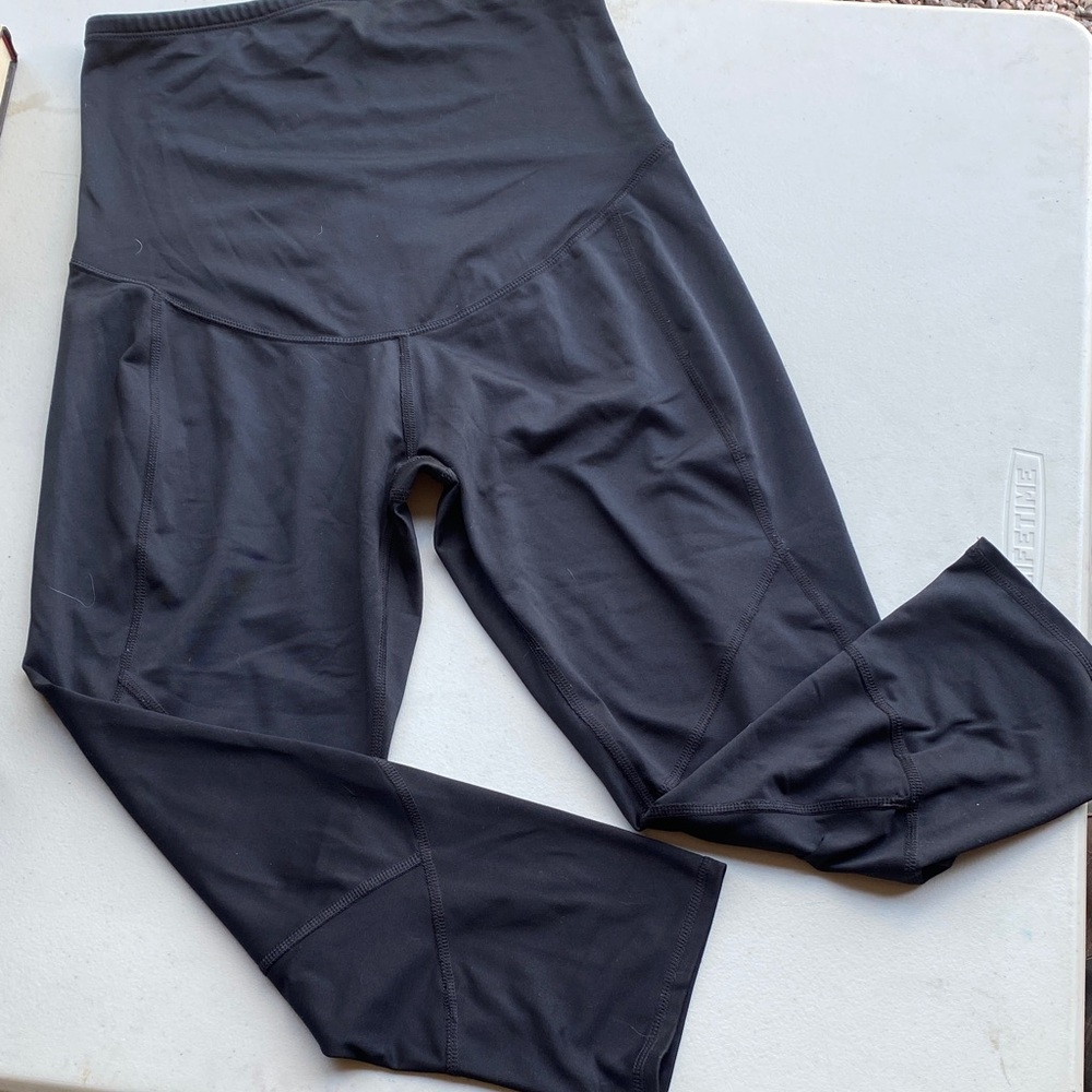 M/L Maternity Exercise Bundle! 7 items
